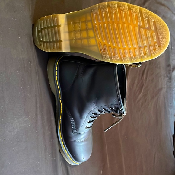 Mens Dr. Martens with Air Cushion Soles - Picture 2 of 4
